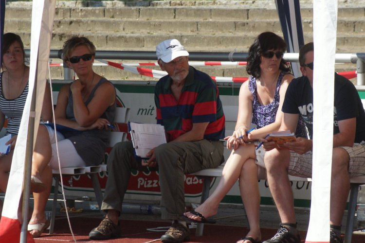 2011/10000/043_N7092.jpg